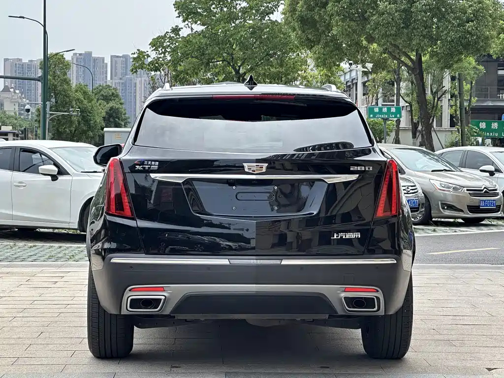 CADILLAC XT5 2021