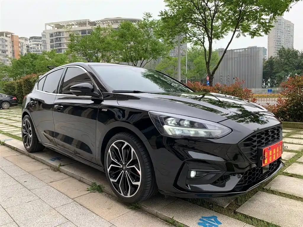FORD FOCUS 2021