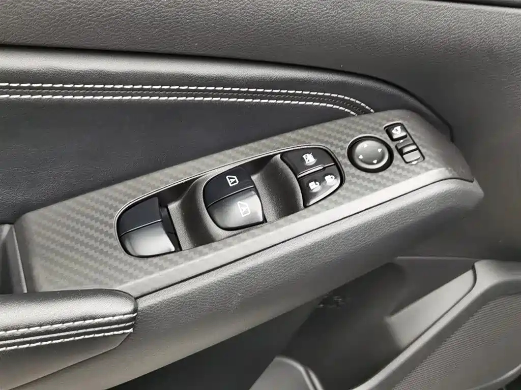 NISSAN TEANA 2020