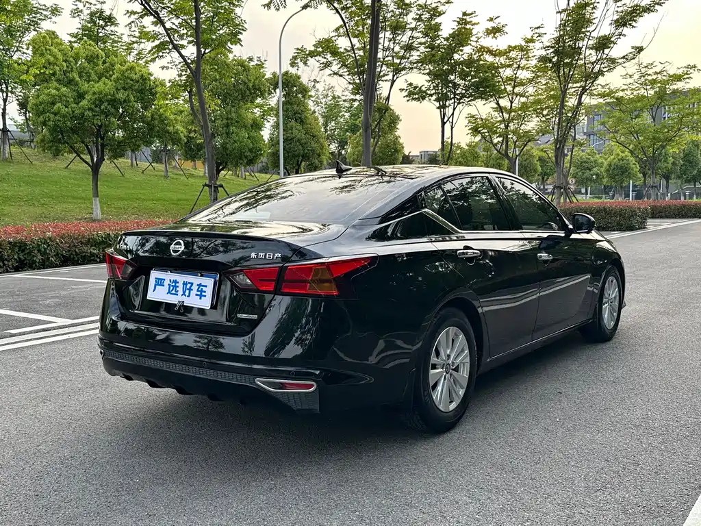 NISSAN TEANA 2019