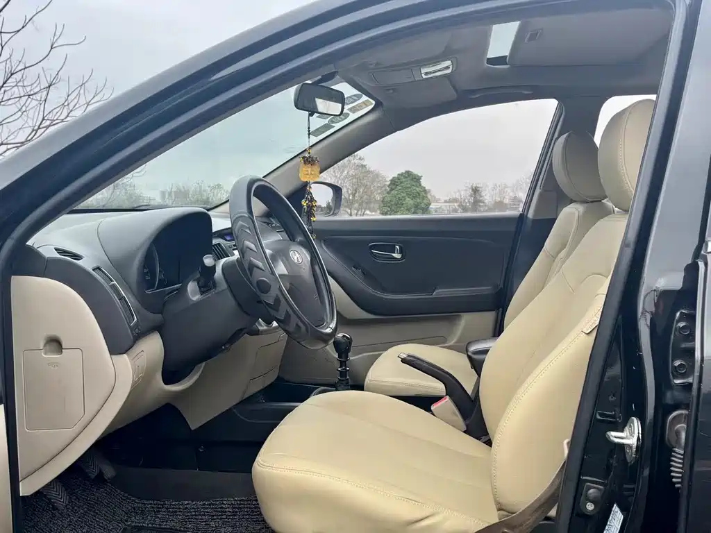 HYUNDAI CELESTA 2013