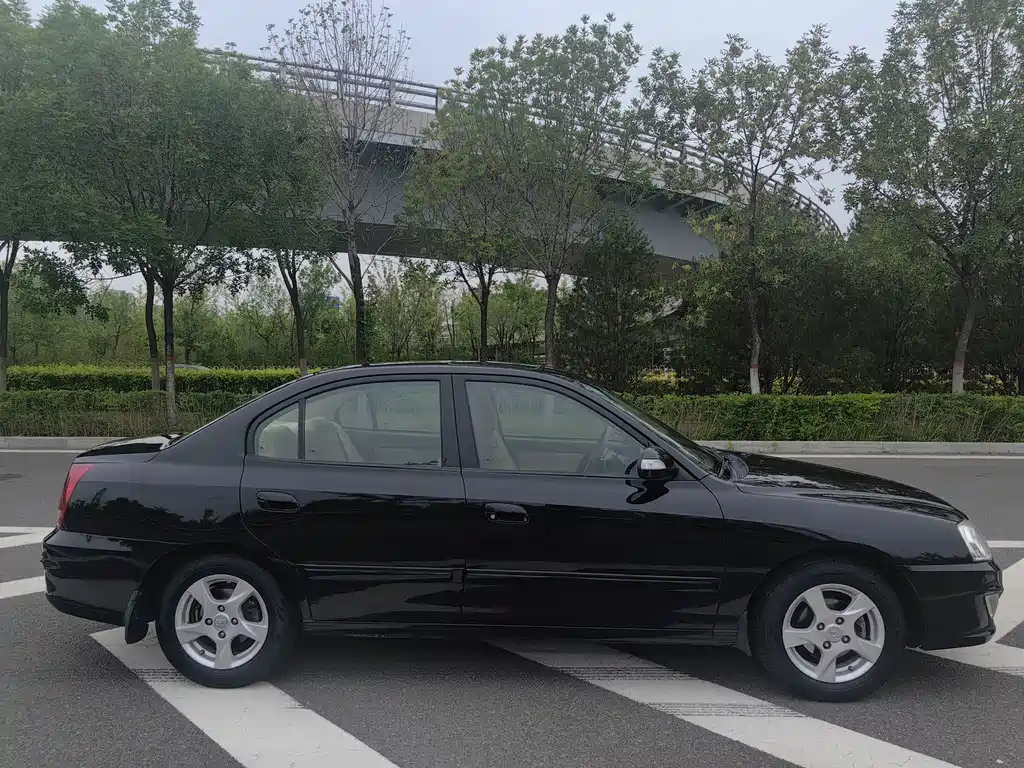 HYUNDAI ELANTRA 2011