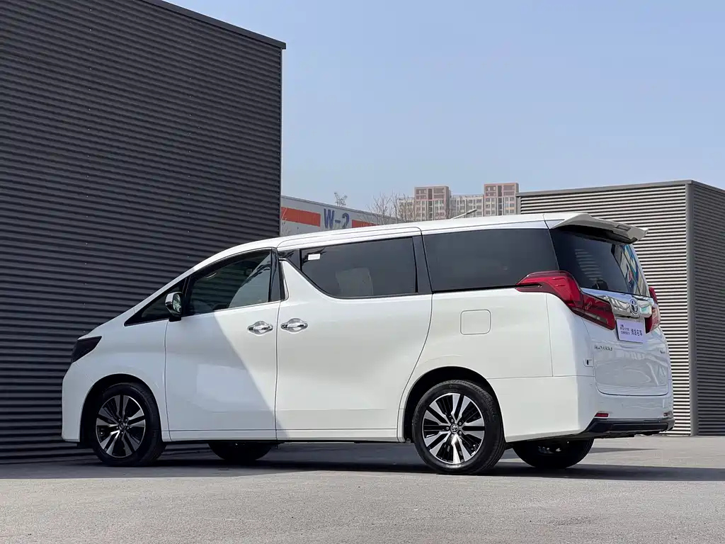TOYOTA ALPHARD 2018