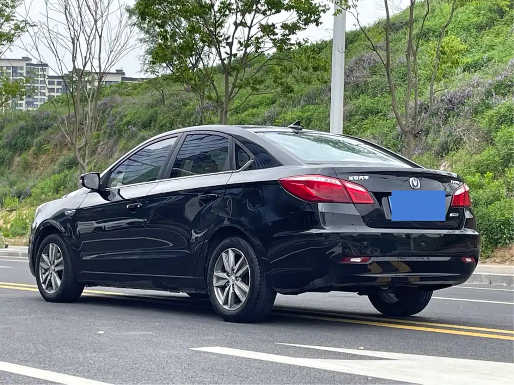 CHANGAN EADO 2015