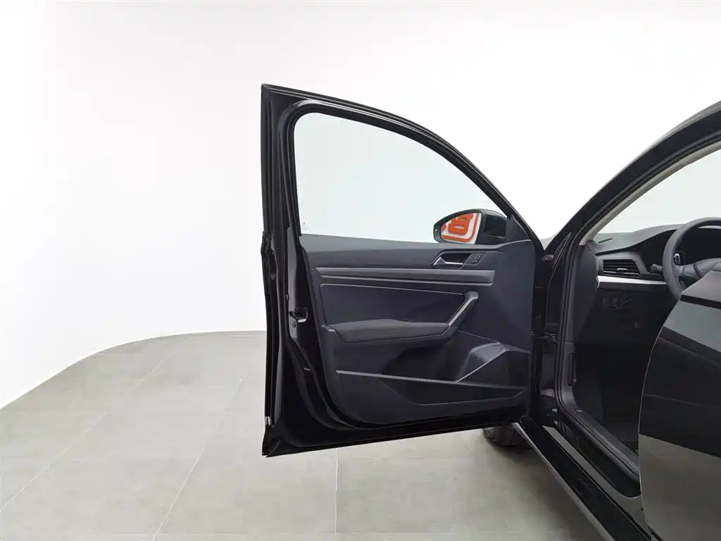 VOLKSWAGEN LAVIDA 2019