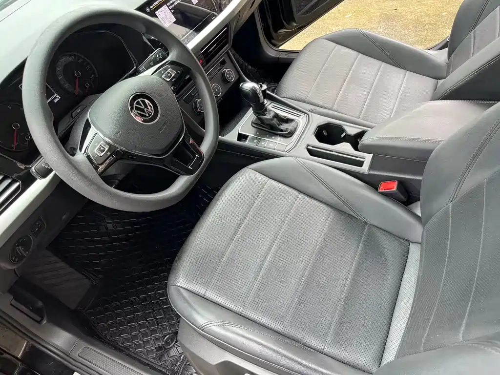 VOLKSWAGEN LAVIDA 2020