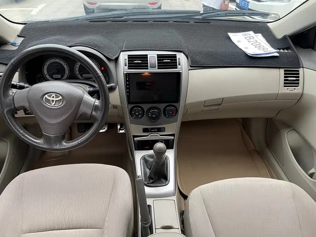 TOYOTA COROLLA 2010