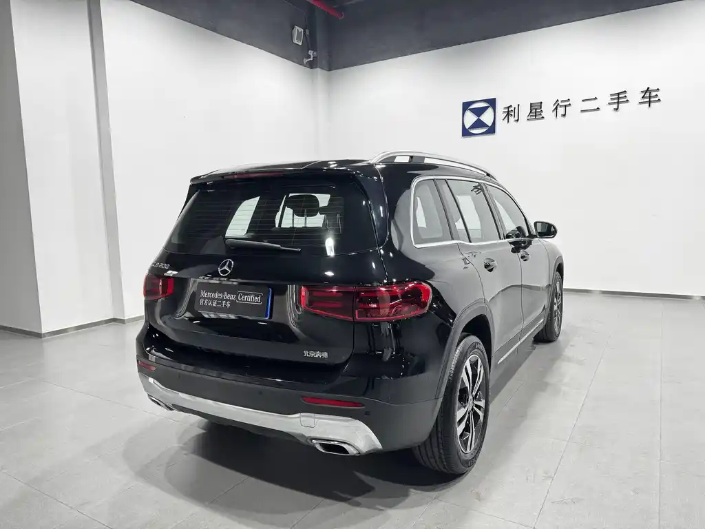 MERCEDES BENZ GLB 2024