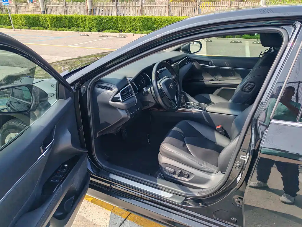 TOYOTA CAMRY 2019