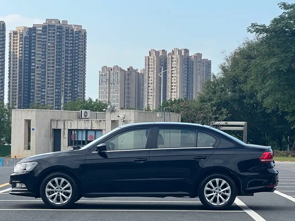 VOLKSWAGEN LAVIDA 2017