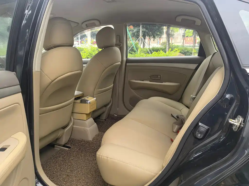 NISSAN SYLPHY 2015
