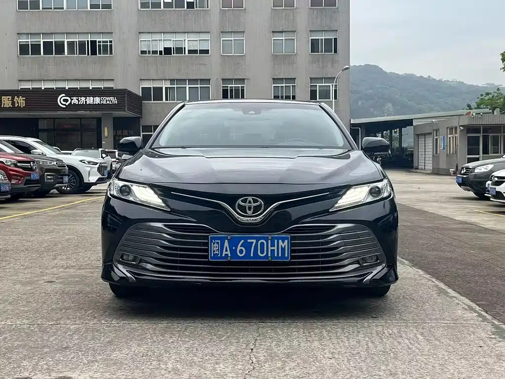 TOYOTA CAMRY 2019