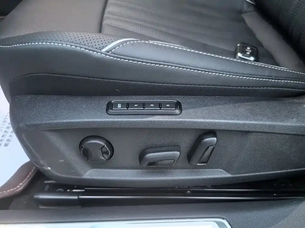 VOLKSWAGEN PASSAT 2022