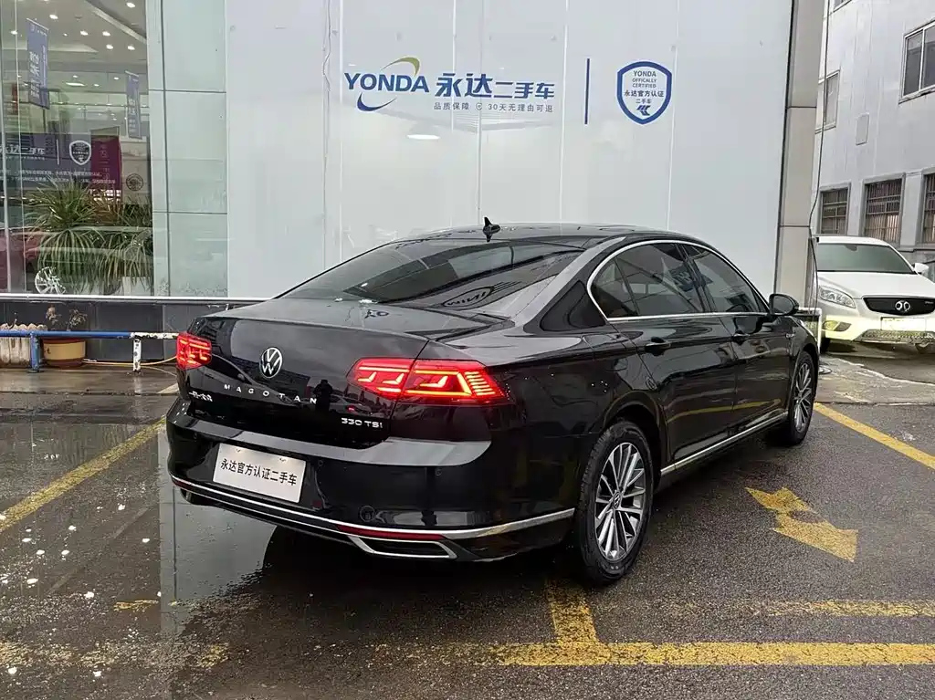 VOLKSWAGEN MAGOTAN 2021