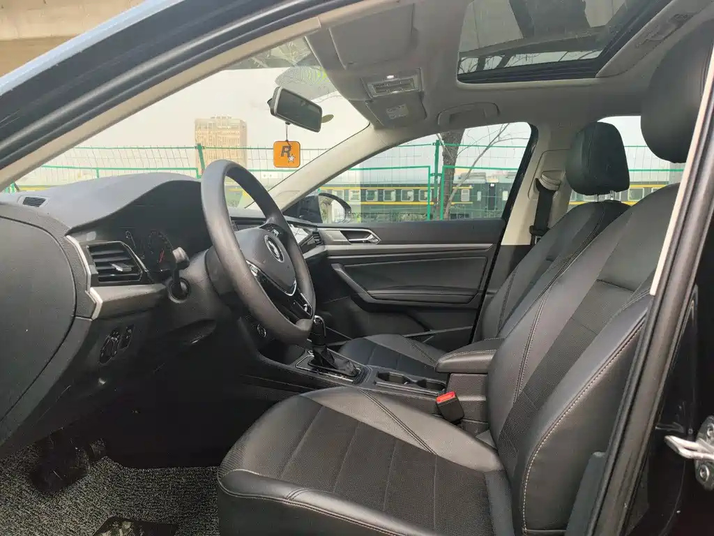 VOLKSWAGEN LAVIDA 2019