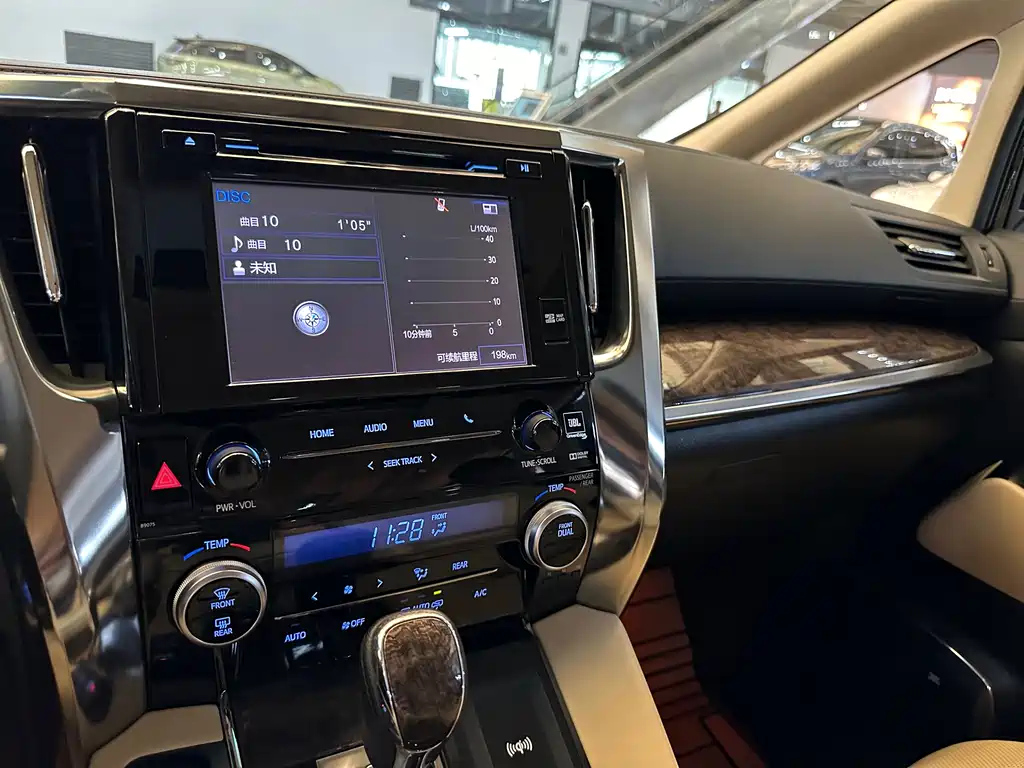 TOYOTA ALPHARD 2019