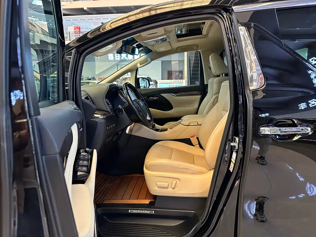 TOYOTA ALPHARD 2019