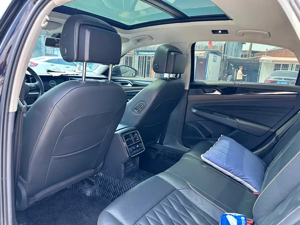 VOLKSWAGEN PASSAT 2021