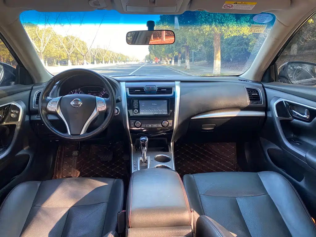 NISSAN TEANA 2017