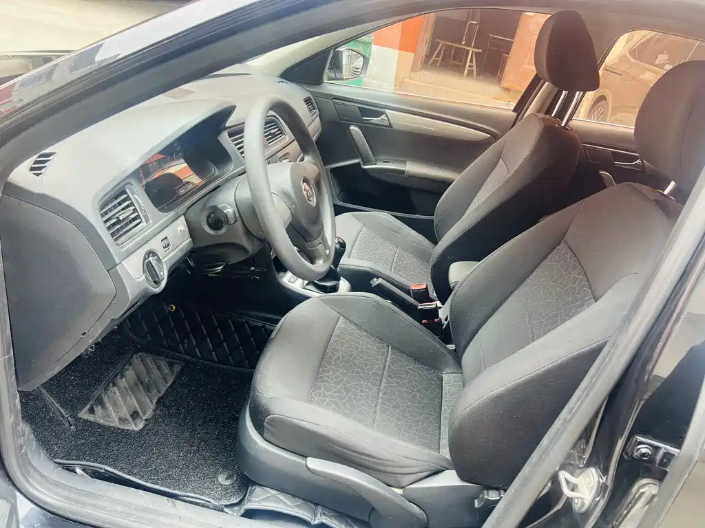 VOLKSWAGEN LAVIDA 2016