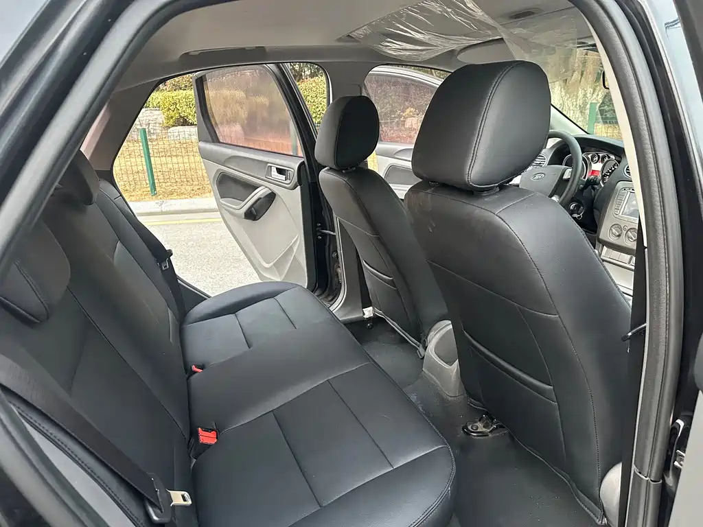 FORD FOCUS 2011