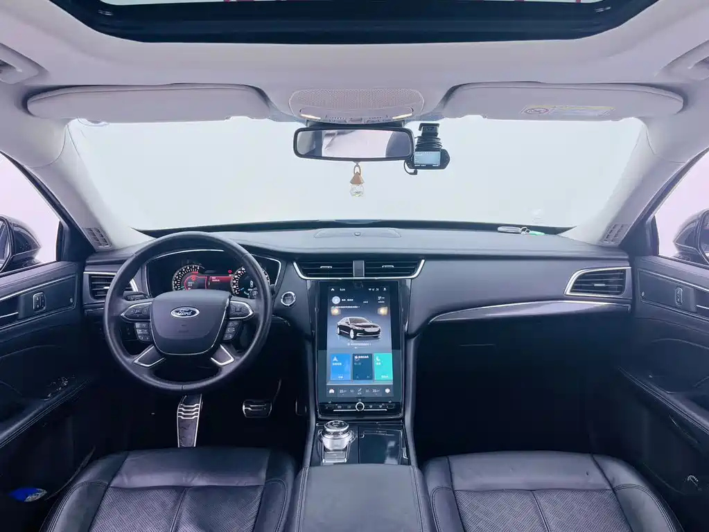FORD TAURUS 2020