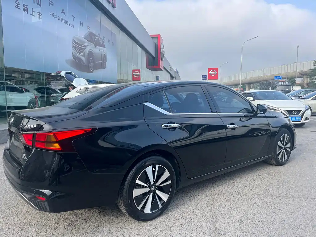 NISSAN TEANA 2021