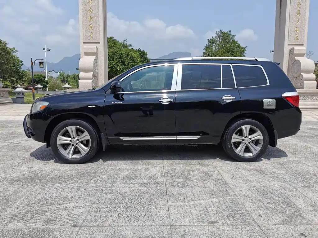TOYOTA HIGHLANDER 2010