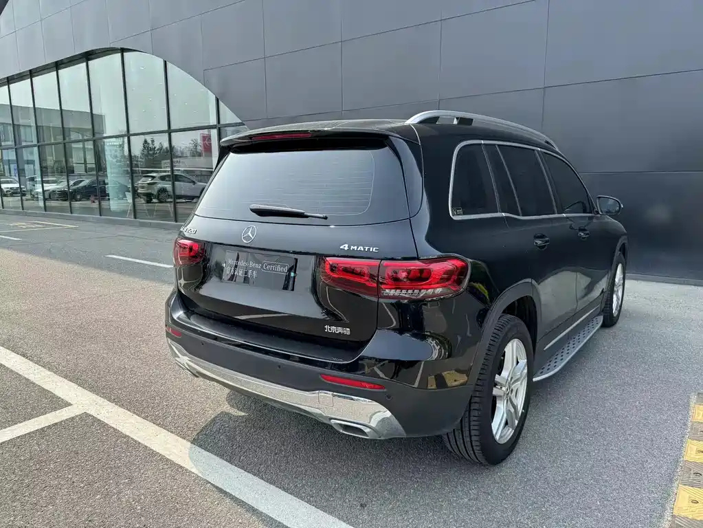 MERCEDES BENZ GLB 2023