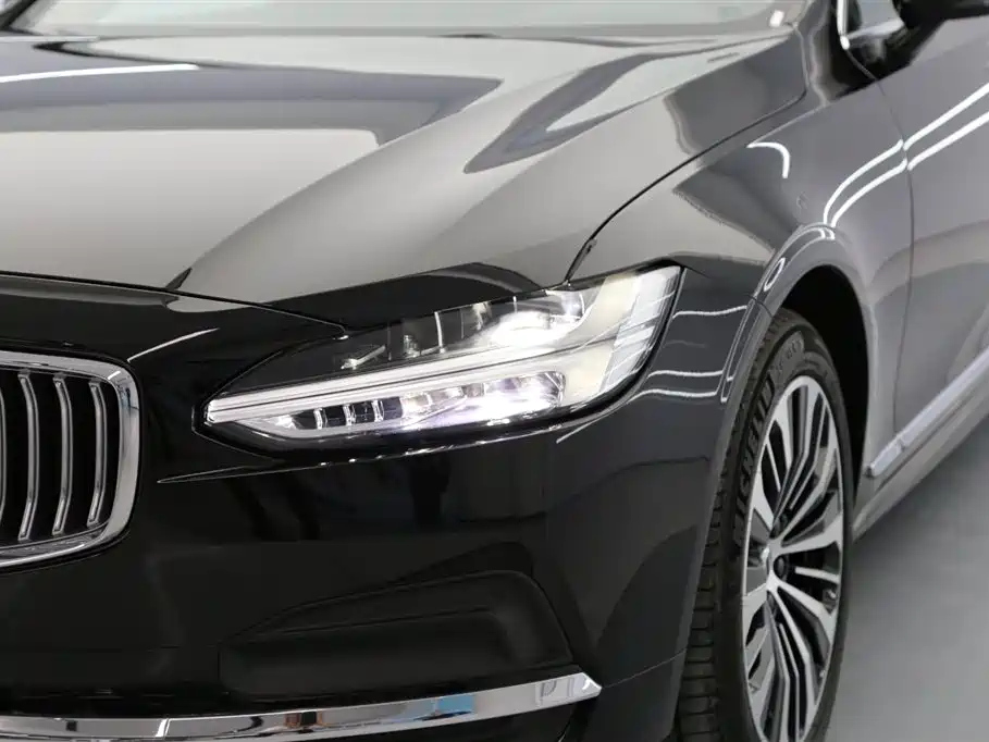 VOLVO S90 2024