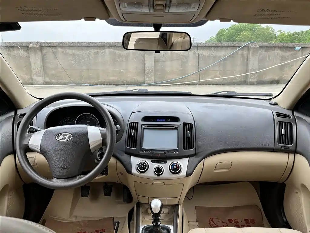 HYUNDAI CELESTA 2009