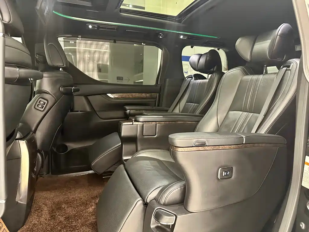 TOYOTA ALPHARD 2019