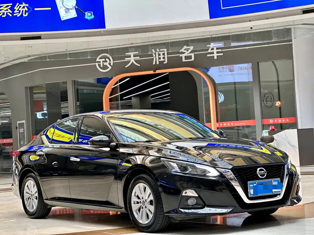 NISSAN TEANA 2020