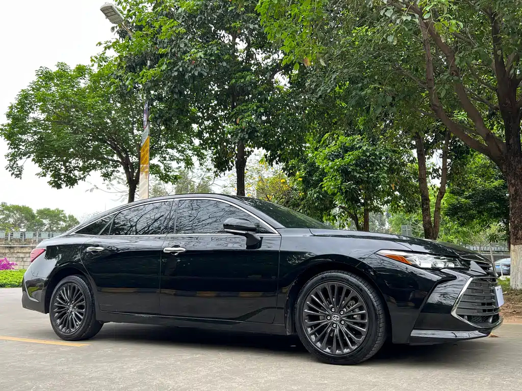 TOYOTA AVALON 2020