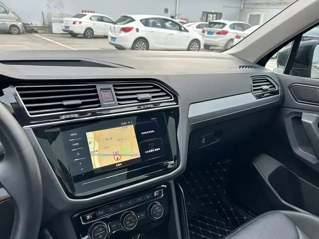 VOLKSWAGEN TIGUAN L 2020