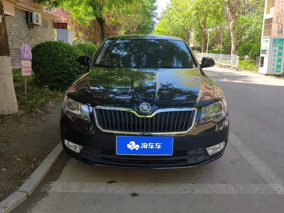 SKODA SUPERB 2014