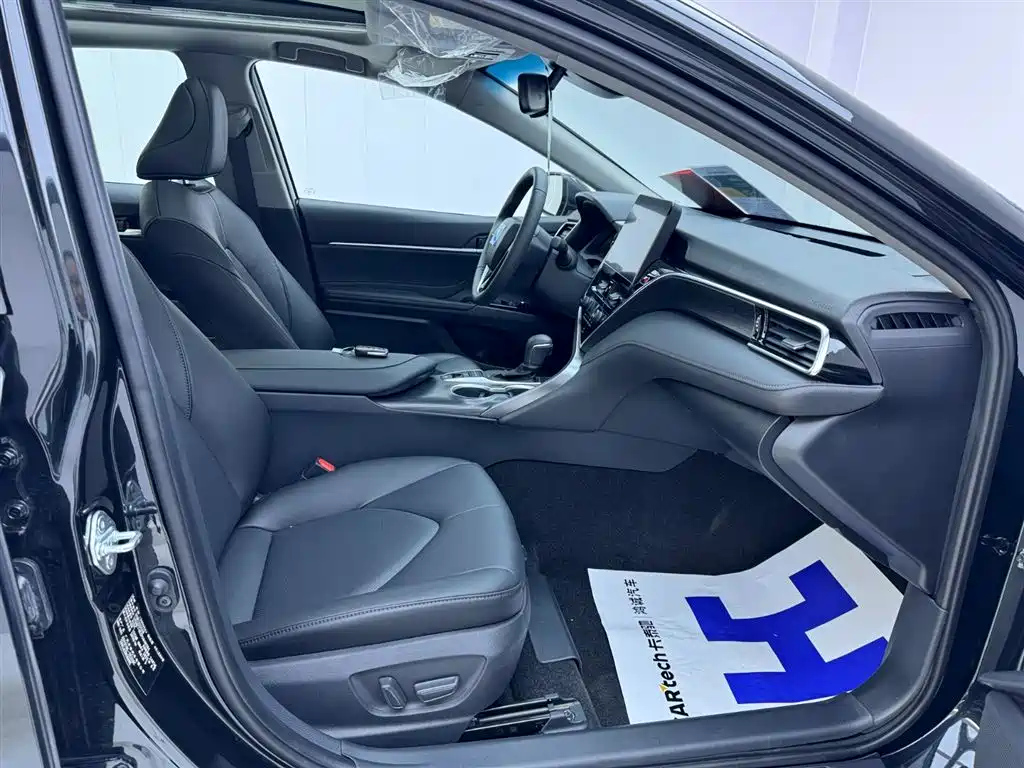 TOYOTA CAMRY 2023