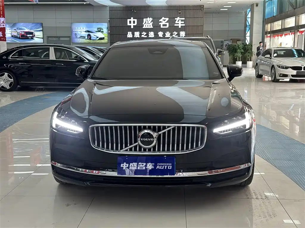 VOLVO S90 2023