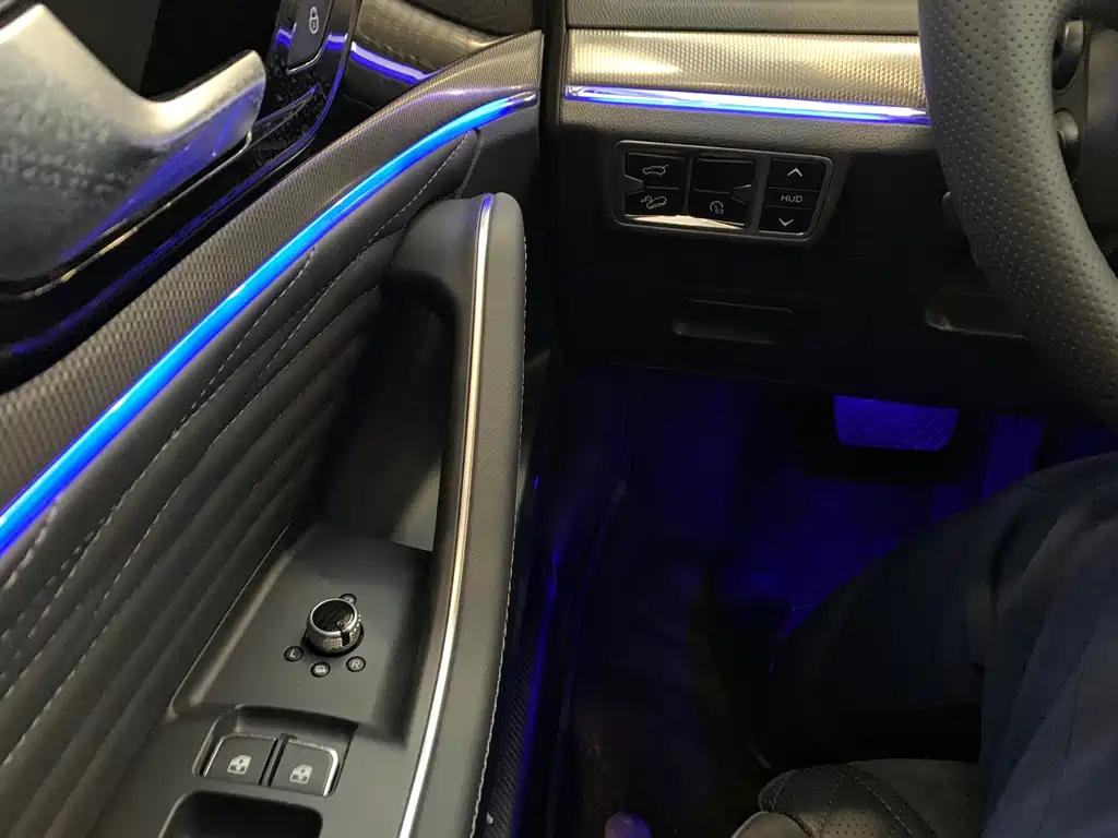HONGQI HS5 2023