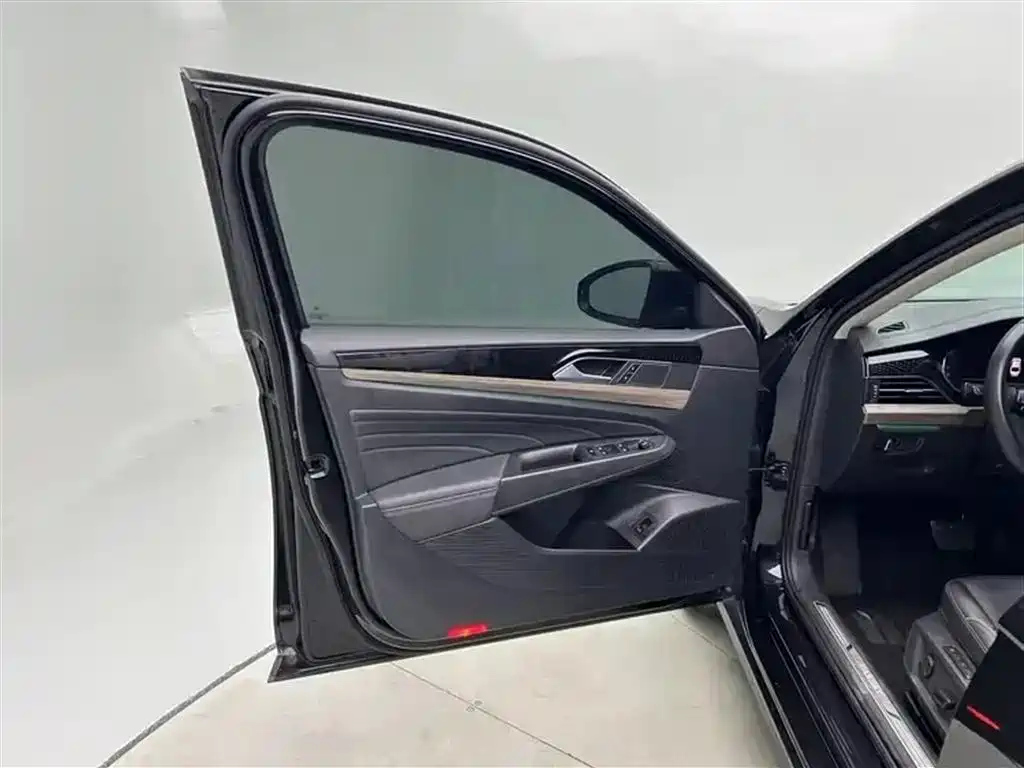 VOLKSWAGEN PASSAT 2021