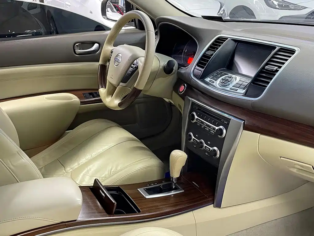 NISSAN TEANA 2009