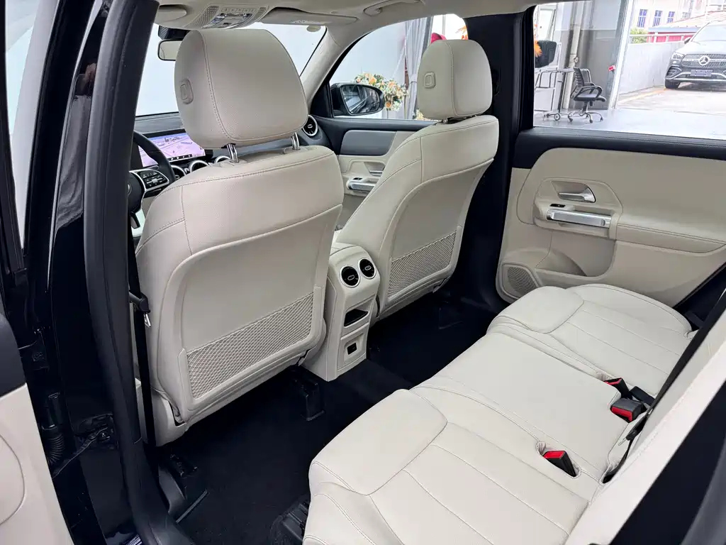 MERCEDES BENZ GLB 2023