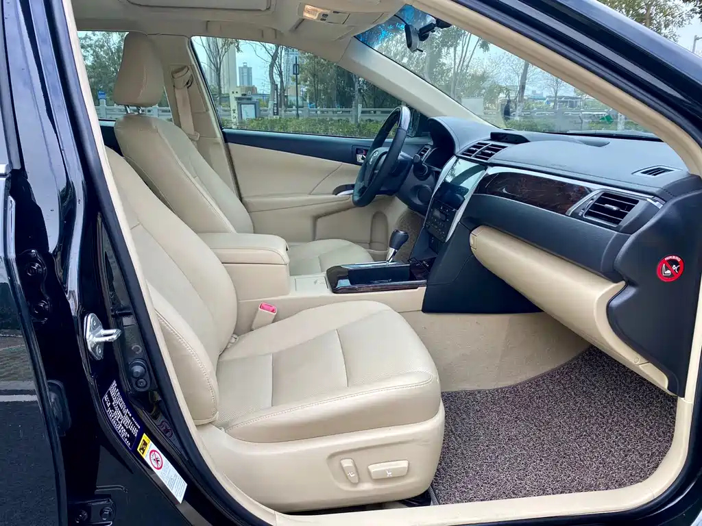 TOYOTA CAMRY 2016