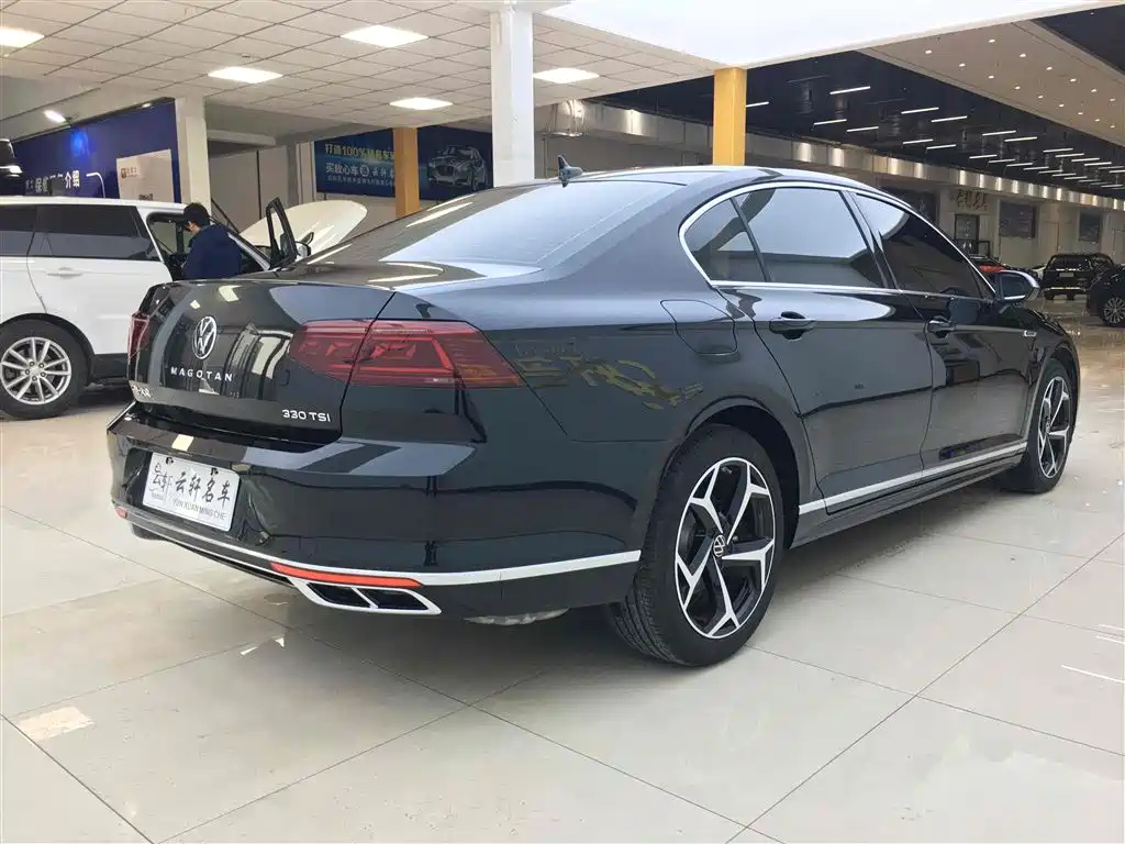 VOLKSWAGEN MAGOTAN 2022