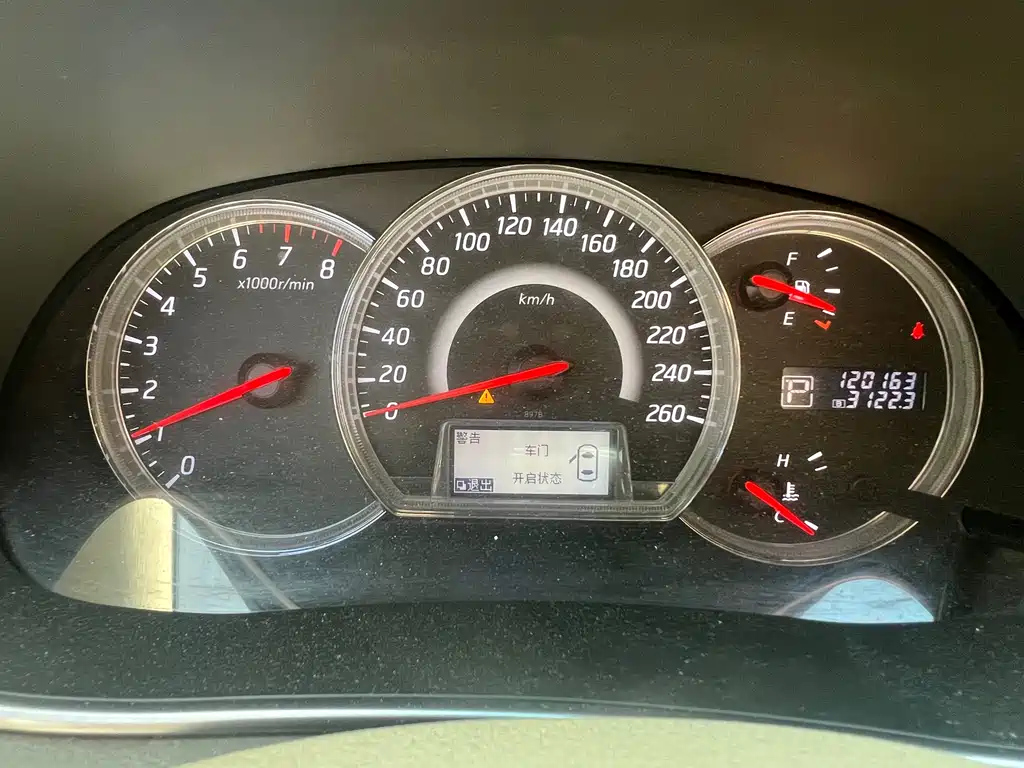 NISSAN TEANA 2011