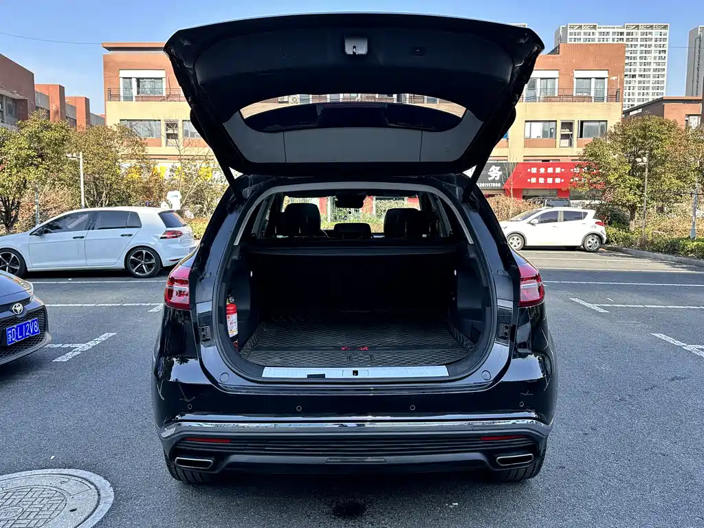 HONGQI HS5 2022