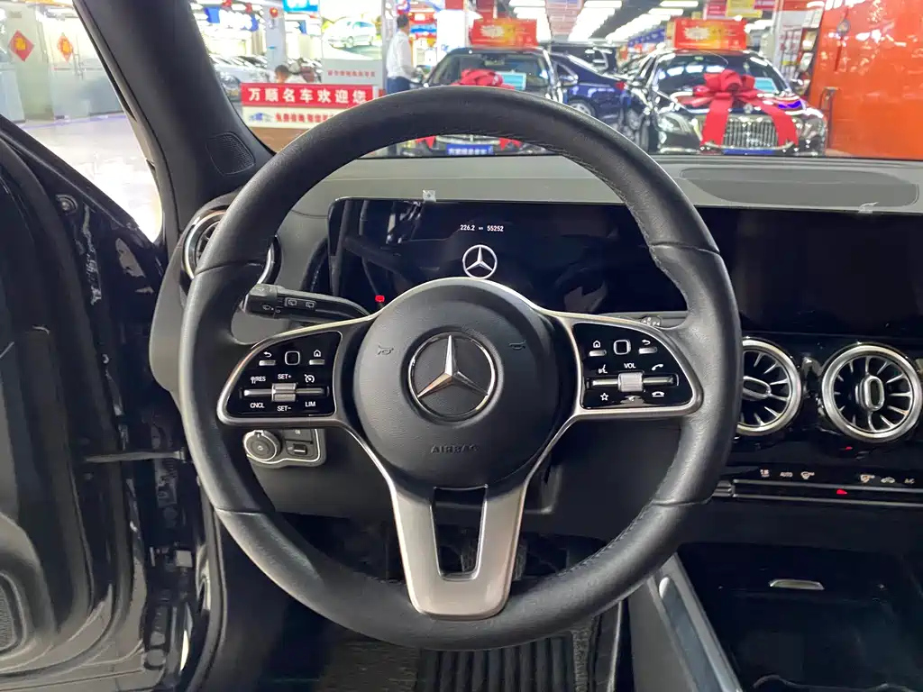 MERCEDES BENZ GLB 2021