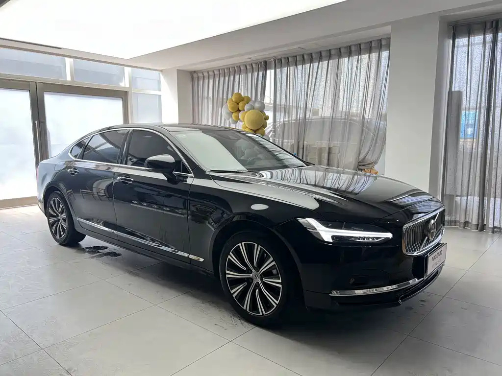 VOLVO S90 2021