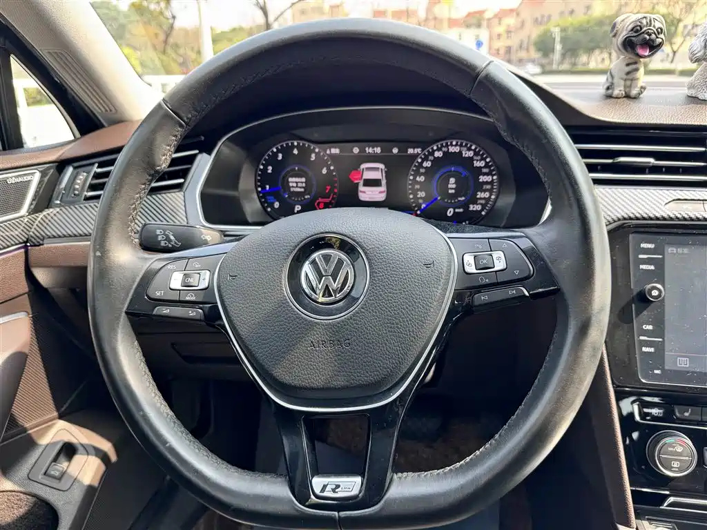 VOLKSWAGEN MAGOTAN 2018