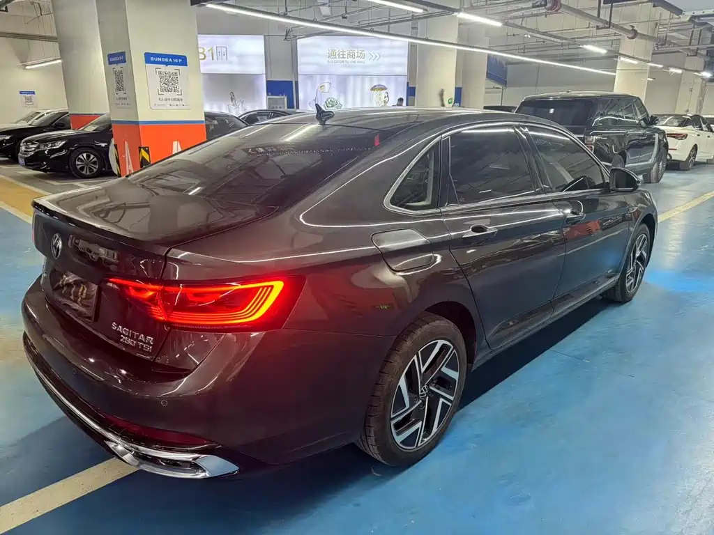 VOLKSWAGEN SAGITAR 2022